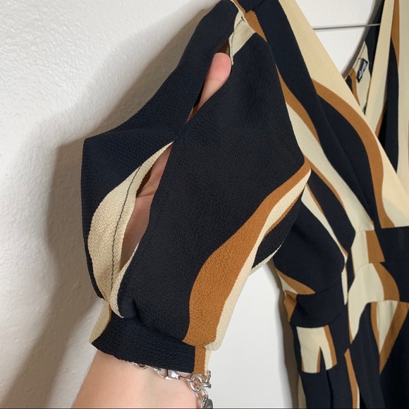 Huong | Cold shoulder | Cropped |Wide Leg Jumpsuit - Picture 3 of 8